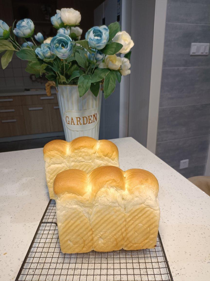 奶香纯粹的重料淡奶油吐司