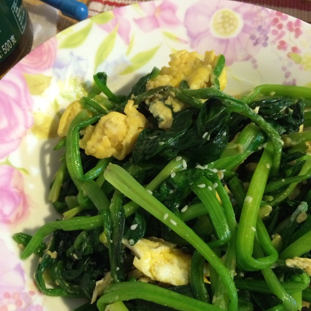 菠菜炒鸡蛋