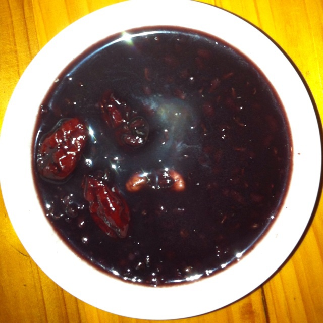 黑米红豆枣粥