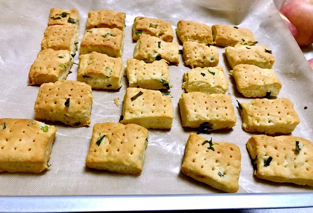 嘎嘣脆——香葱苏打饼干