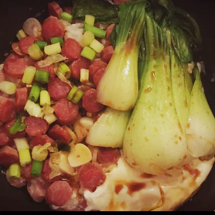 广式腊味煲仔饭