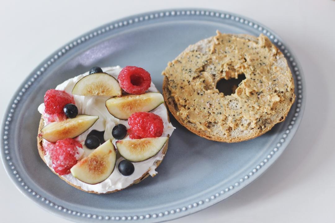 无油低糖的健康主食面包：芝麻贝果