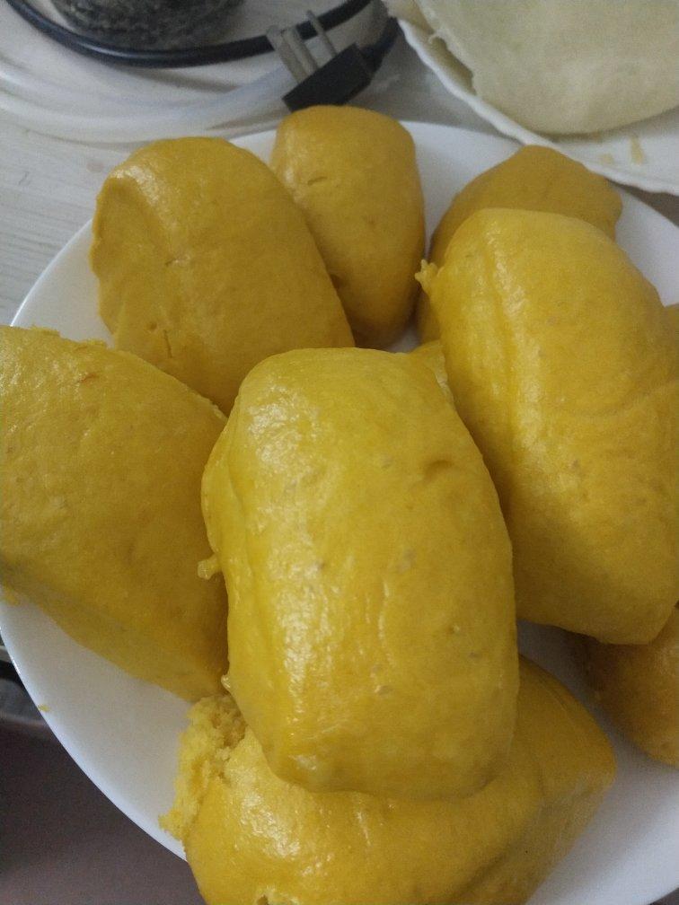 新手也可以--详解如何做出人见人爱、金黄的南瓜馒头