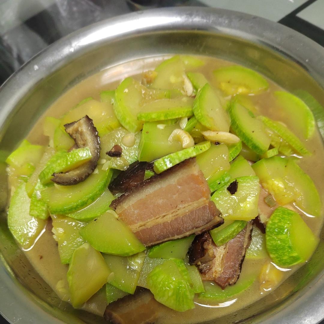 西葫芦炒腊肉