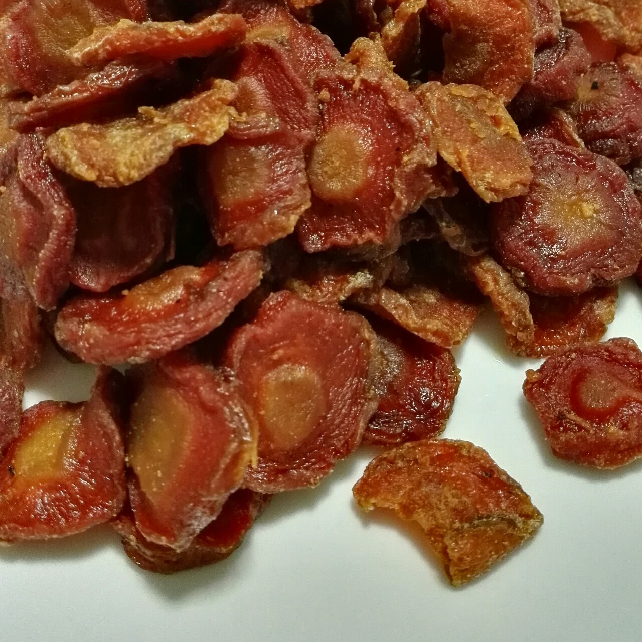 依照子瑜妈妈的方子制作的胡萝卜干，给宝宝当零食