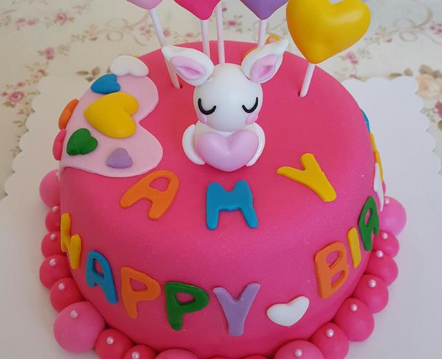 可爱兔兔翻糖蛋糕