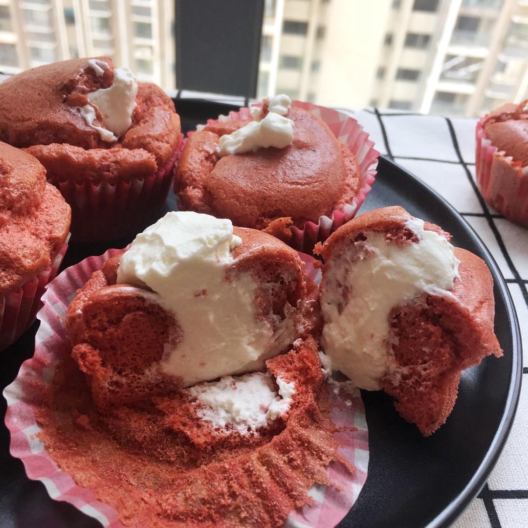 正宗红丝绒cupcake—马斯卡彭奶油霜