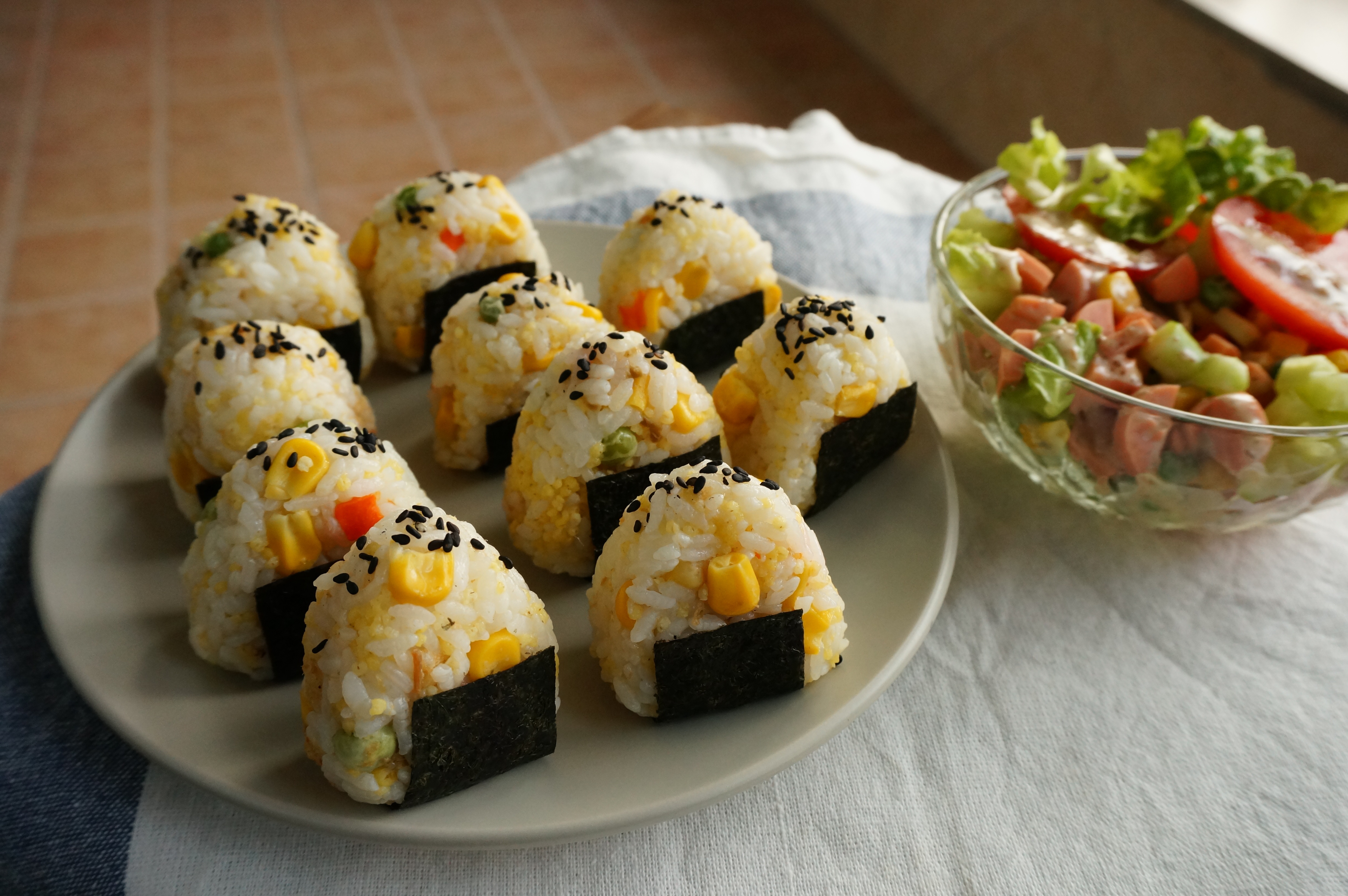 小象悠悠做的三角寿司饭团