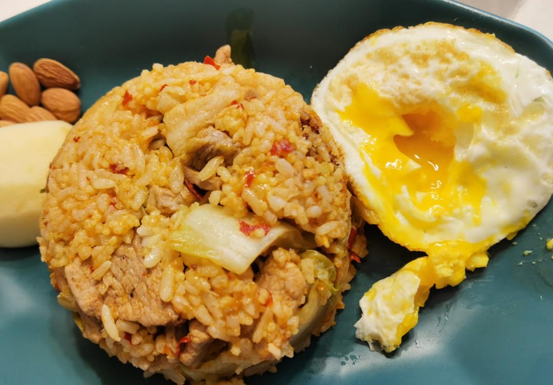辣白菜五花肉炒饭