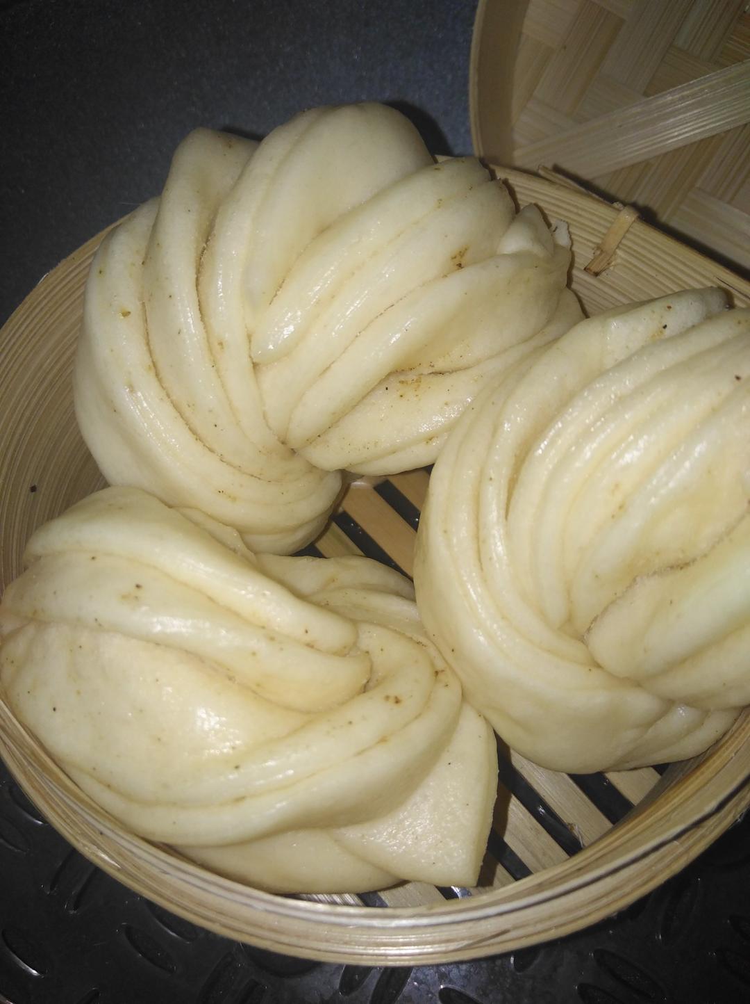家常椒盐花卷(小视频)