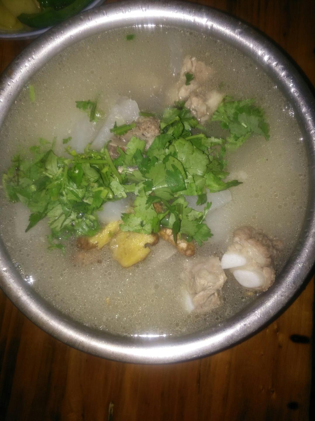 清炖排骨萝卜汤