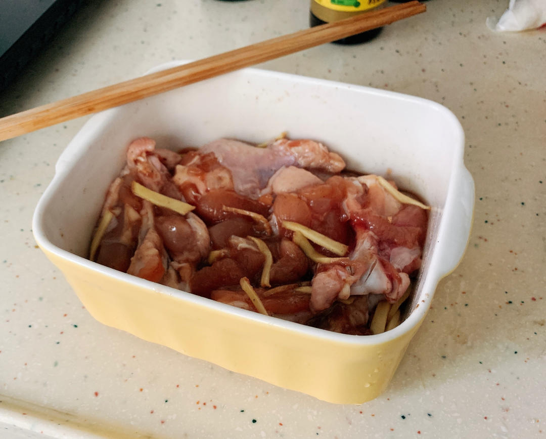 排骨茄子焖面【8月北鼎珐琅铸铁锅食谱】