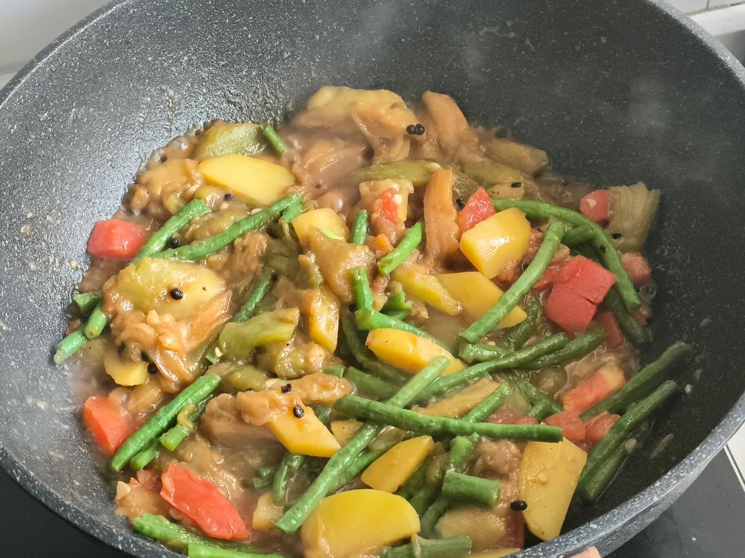 豆角茄子炖土豆