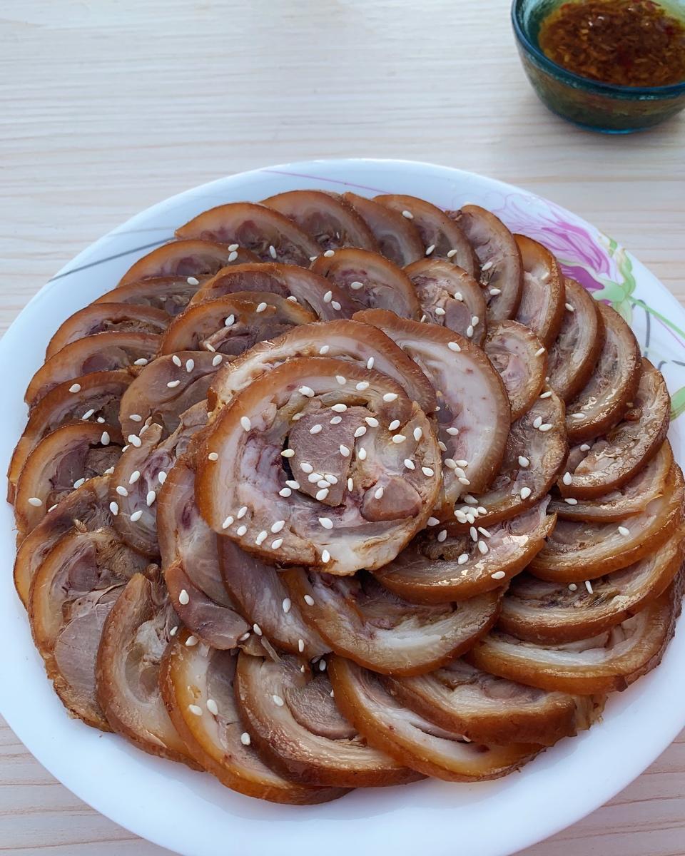 秘制酱肘子