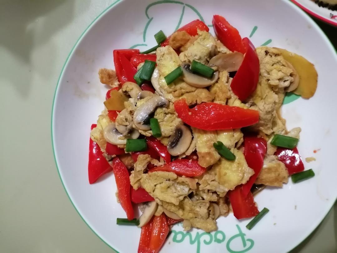 口蘑炒鸡蛋