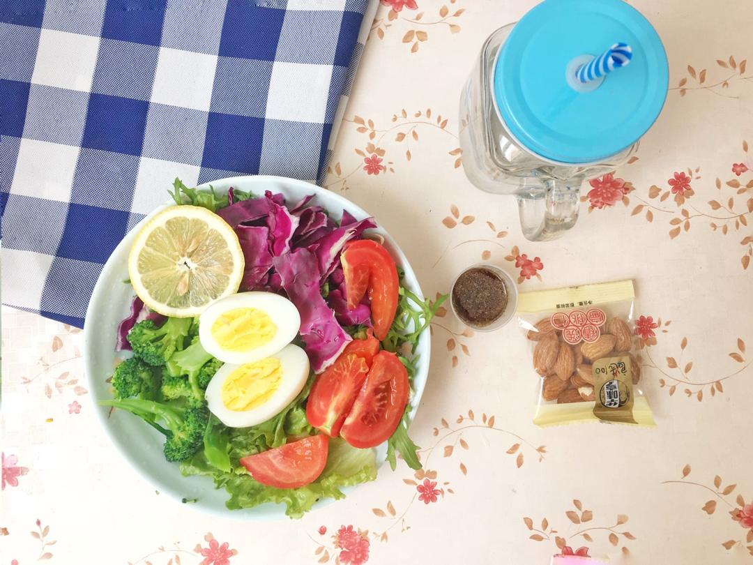 油醋汁苦苣沙拉