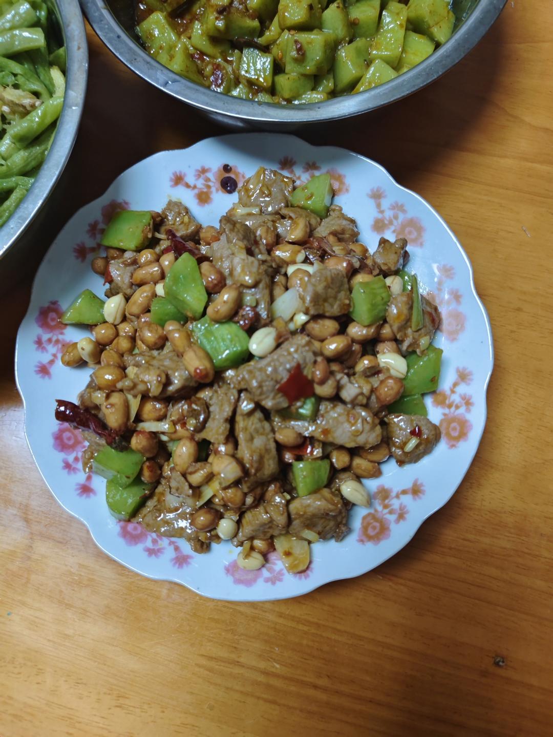 宫爆鸡丁