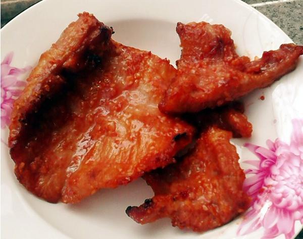 红腐乳蒜蓉烤猪颈肉的做法
