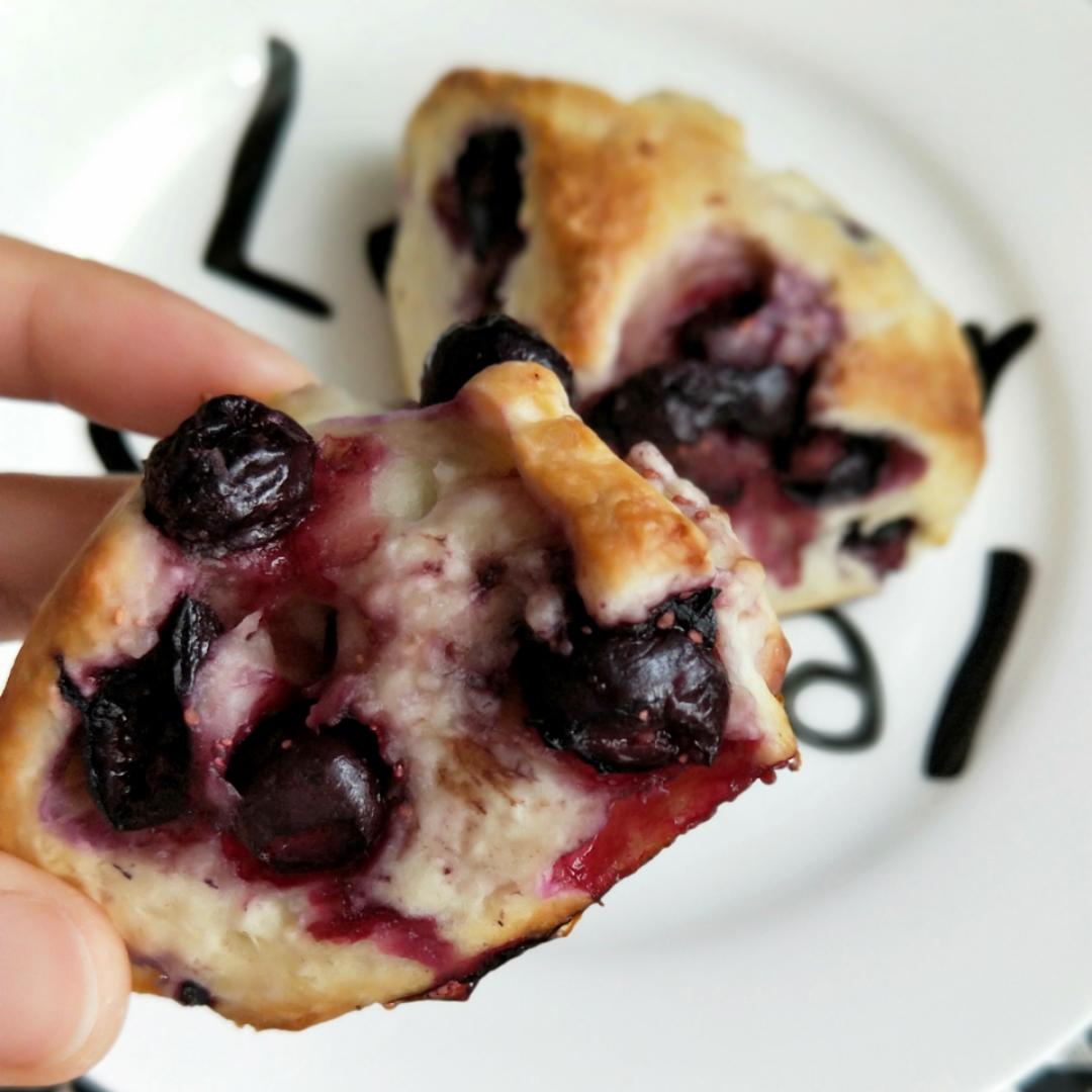 爆浆蓝莓司康Blueberry Explosion Scone