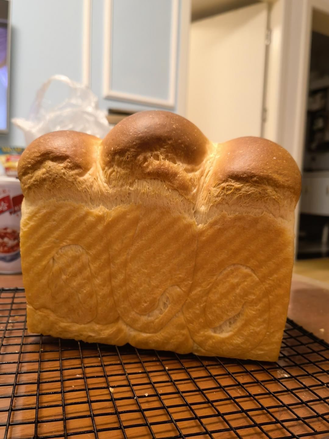 爆发力👌的绵云吐司，香软出炉~