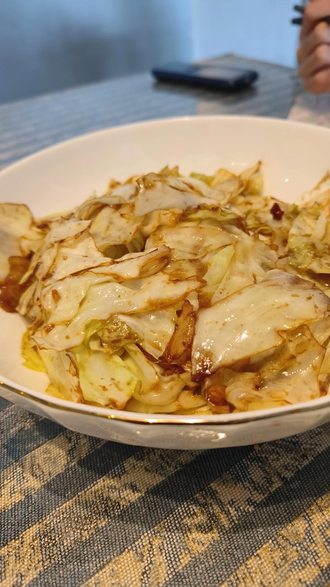 阿婆手撕包菜