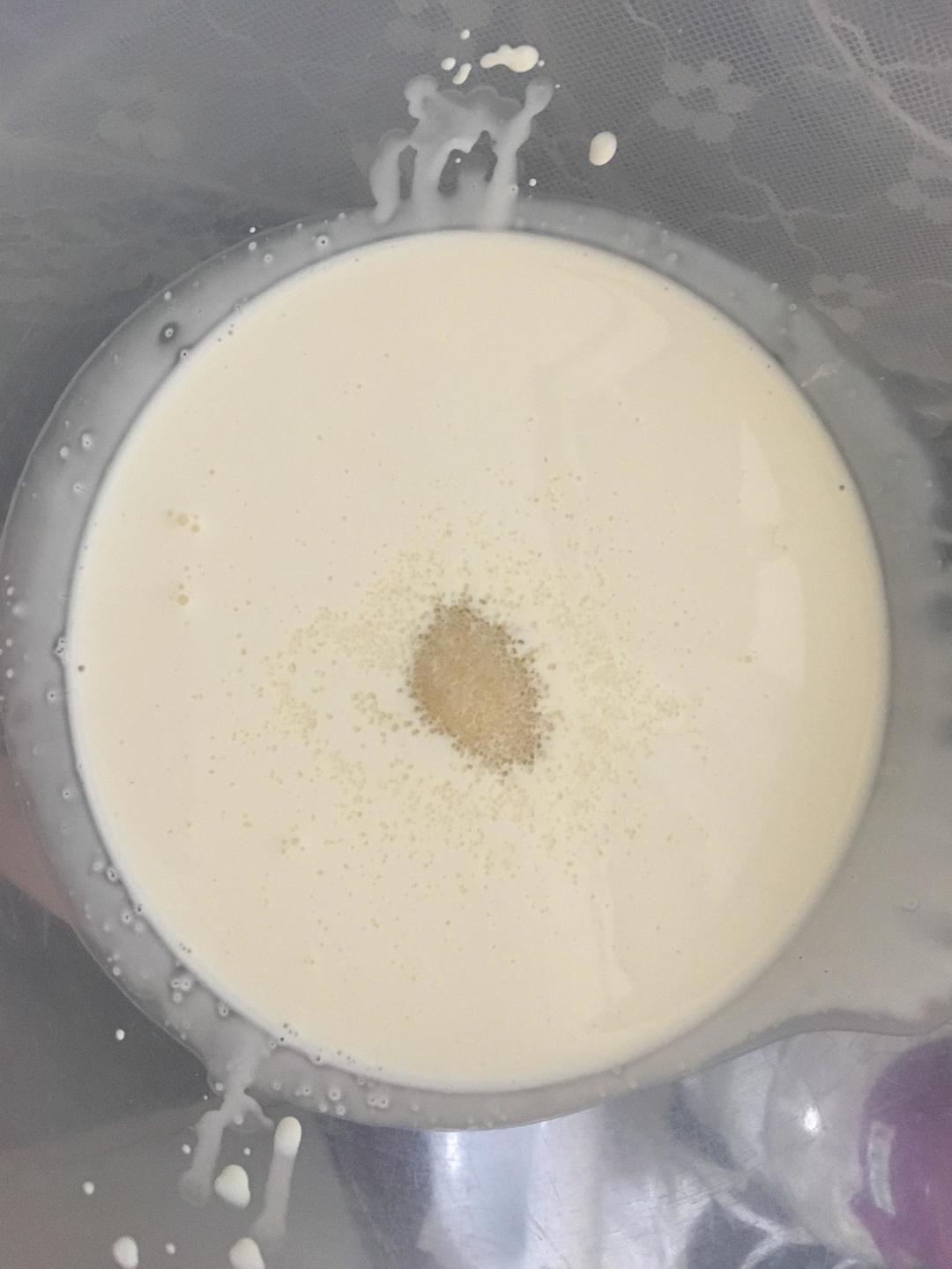 纯奶手撕吐司的做法 步骤1