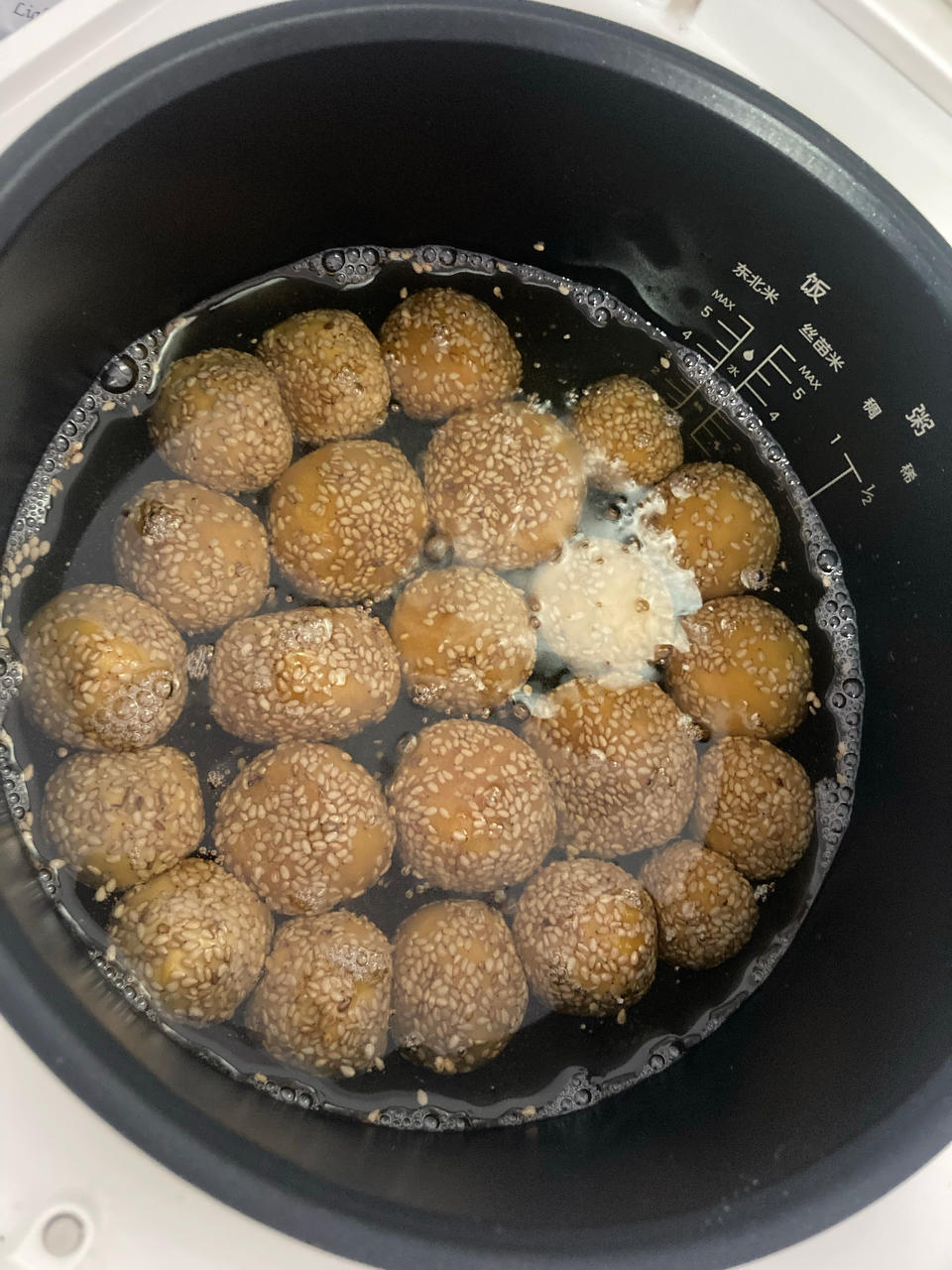 “南瓜芝麻球”聚餐必做小点心