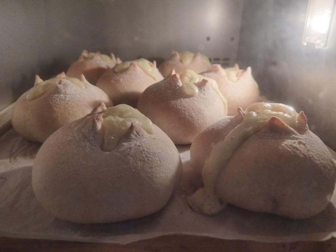 芝士培根熔岩软欧