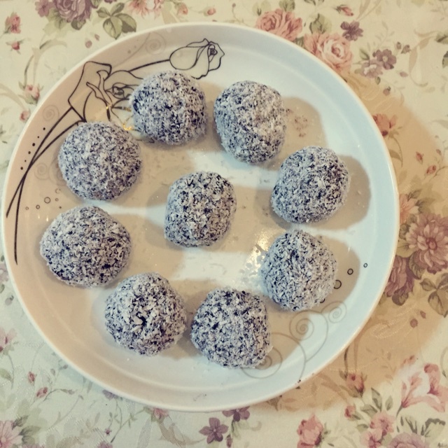 黑米椰丝球