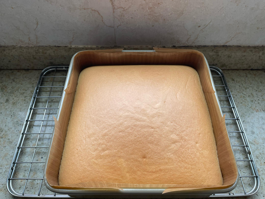 古早味海绵蛋糕，哇！口感绵密，新手都能轻松驾驭！