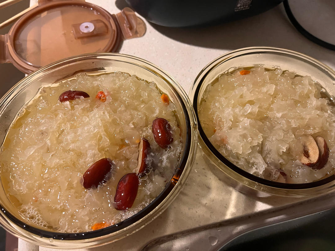 怎样煮出胶的银耳羹