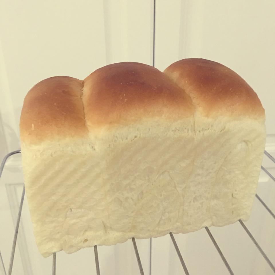 极简鲜奶吐司