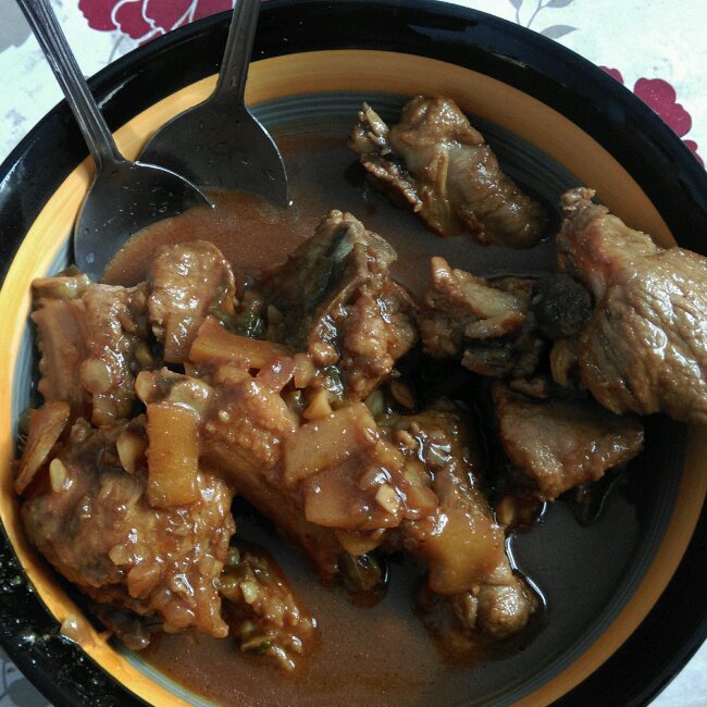 蒜蓉辣酱烧排骨