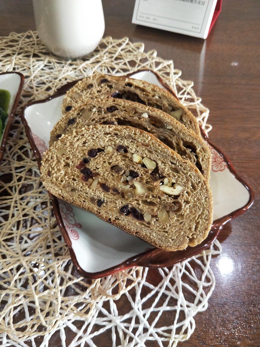 风靡代购店的新疆果仁大列巴