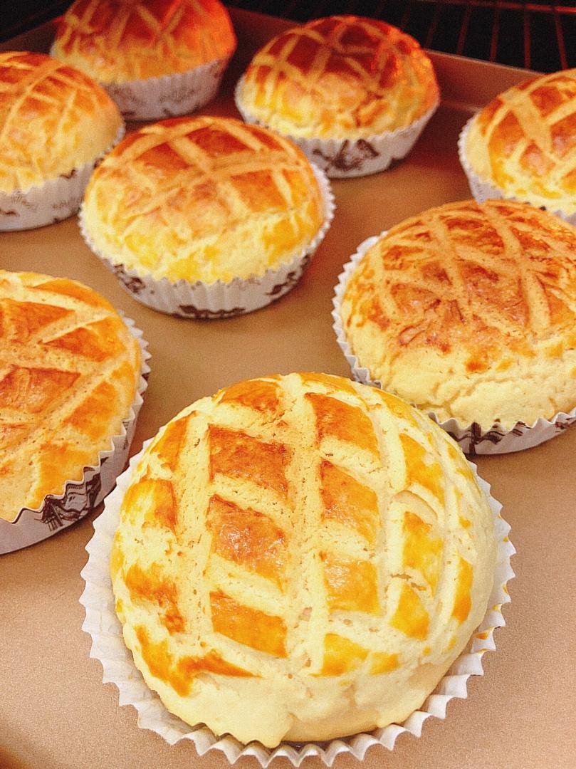 好吃到炸裂的港式菠萝包（附带制作酥皮的小视频）