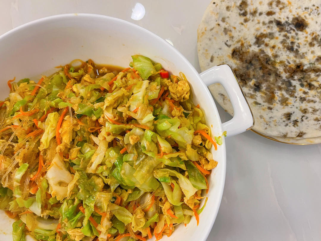 最近爱吃粉丝粉条～包菜炒粉丝