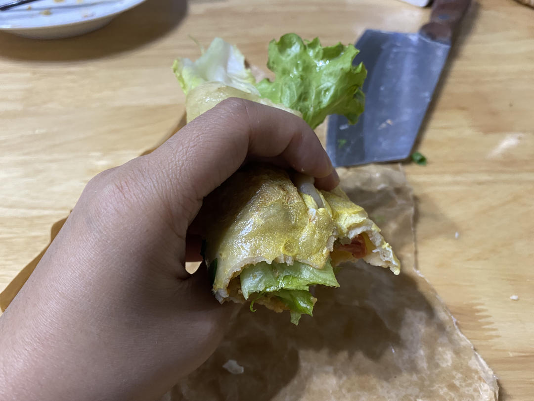 煎饼果子（超详细步骤 甜面酱都是自制的）