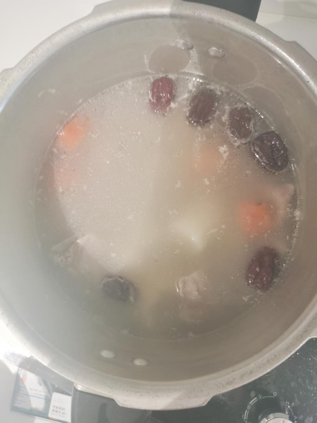 连吃三碗的玉米山药排骨汤