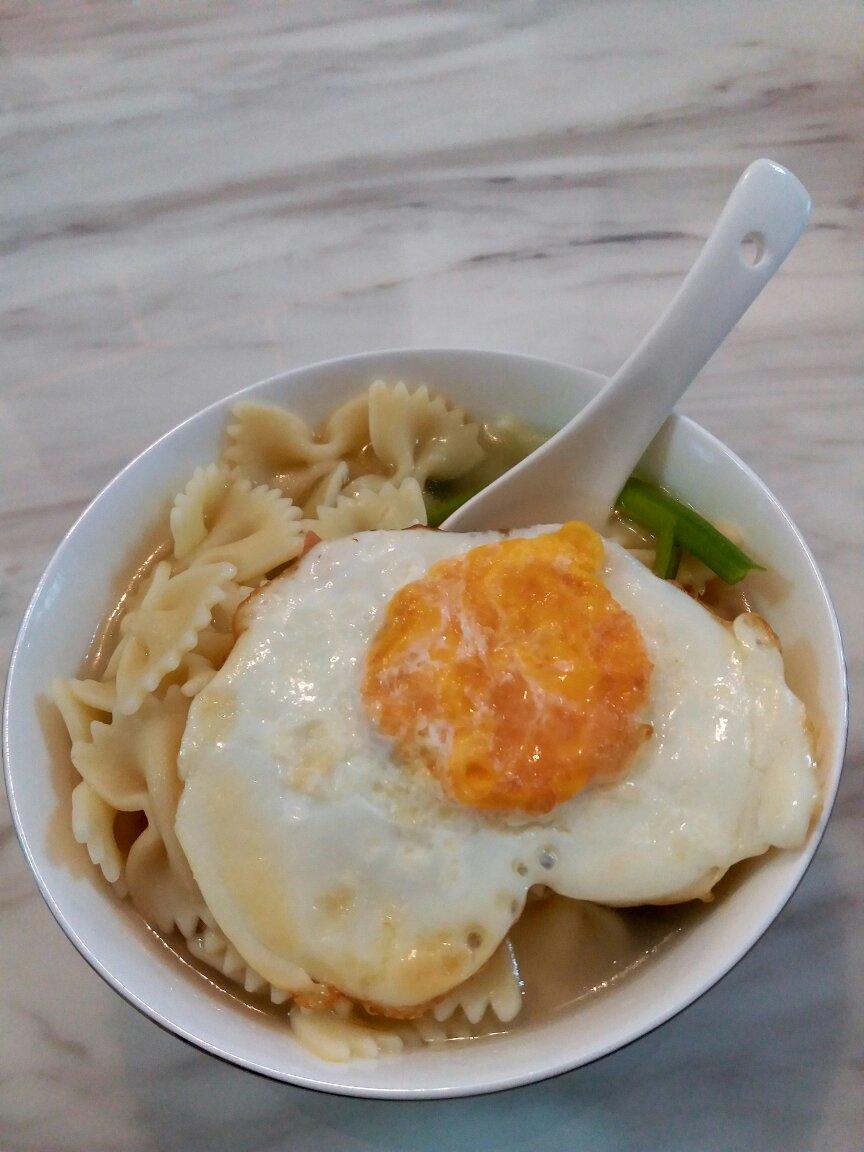 【早餐】番茄蝴蝶蛋面