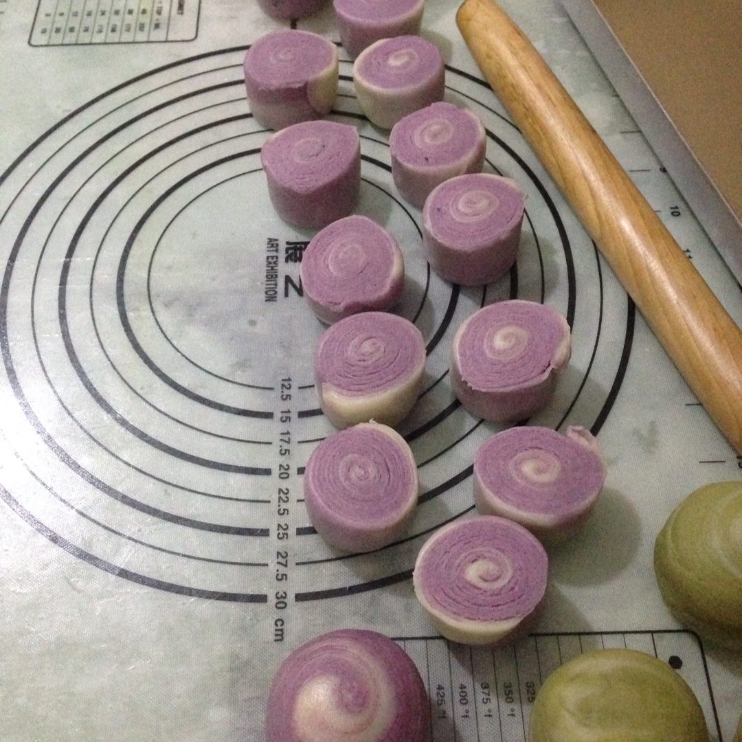 豆沙蛋黄酥