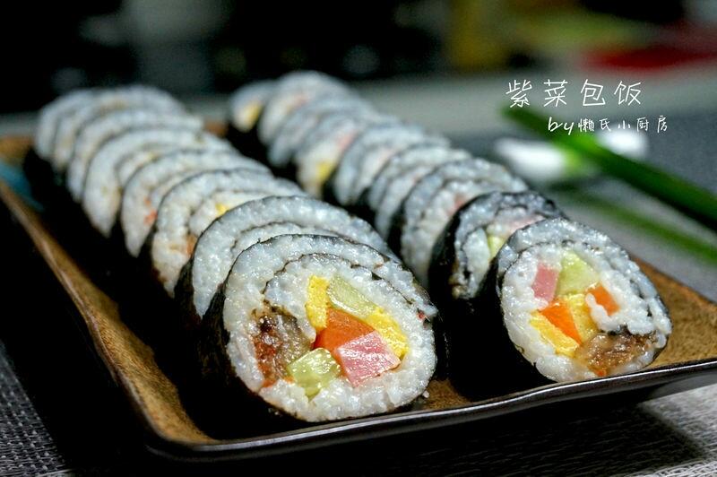 紫菜2-3张盐适量黄瓜适量胡萝卜2根火腿三明治适量寿司醋适量黄瓜适量