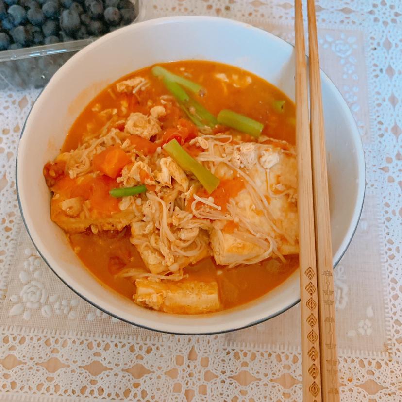 番茄金针菇豆腐汤