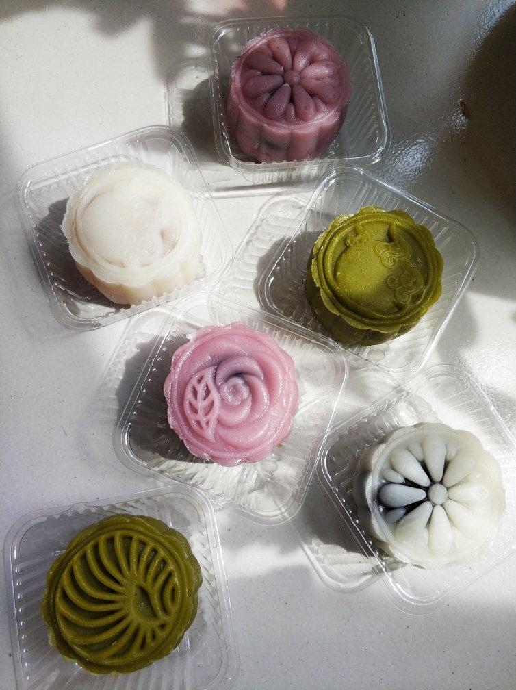 绝世好方！不开裂不粘手港式冰皮月饼（附奶黄馅做法）