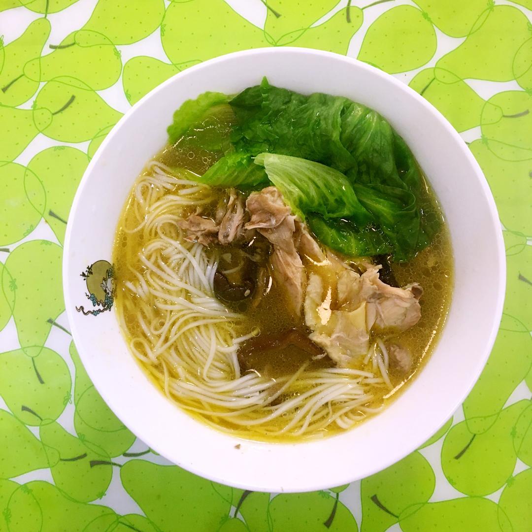 青菜鸡汤面
