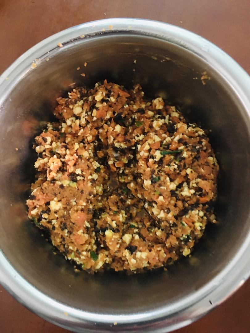 胡萝卜木耳鸡蛋包子——素包子也可以很好吃~