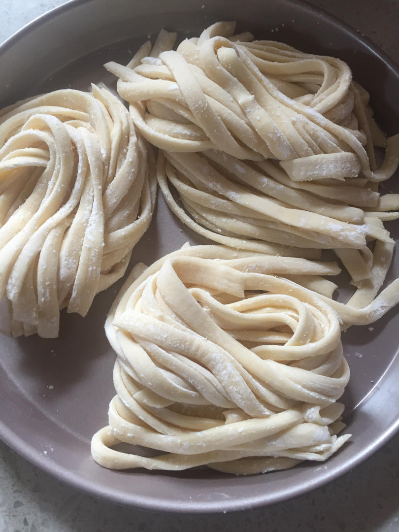 手擀面配鸡蛋酱Hand Make Noodles With Egg Sauce