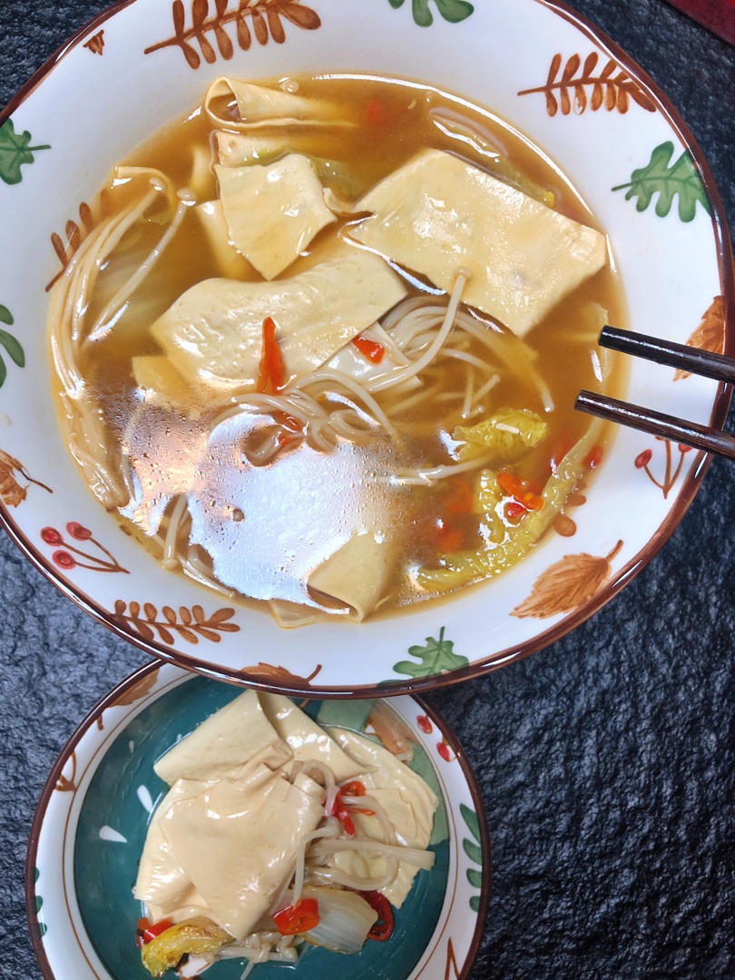 娃娃菜金针菇粉丝大高汤