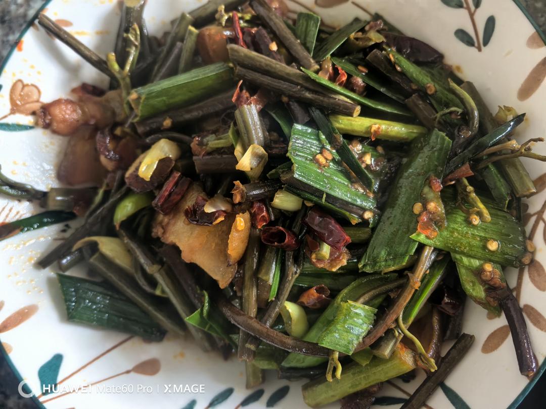蕨菜炒腊肉