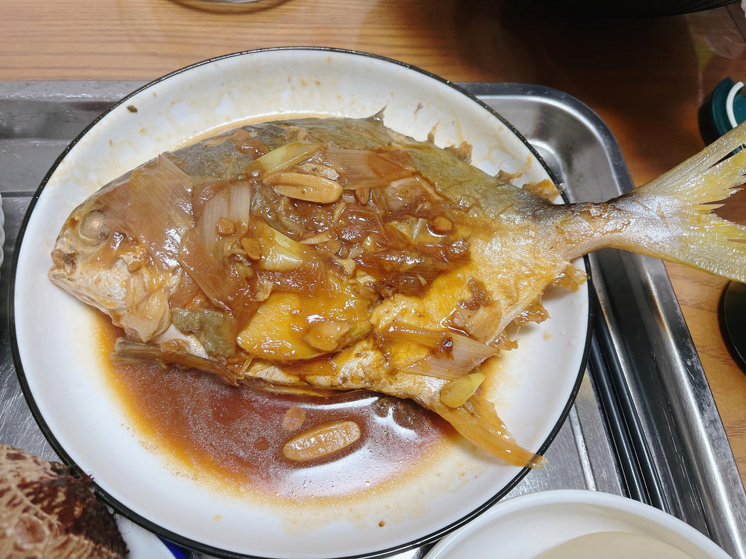红烧金鲳鱼