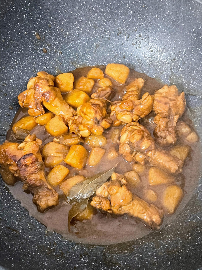 鸡腿炖土豆 上桌秒空盘 汤都喝干了！